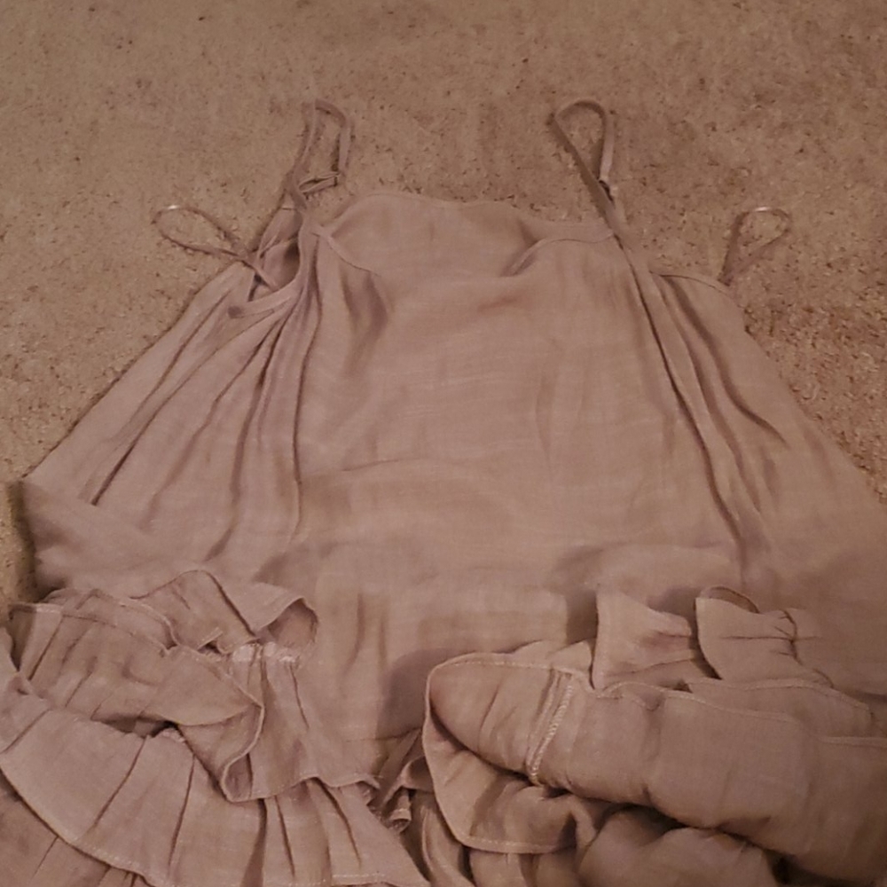 Spaghetti strap knee